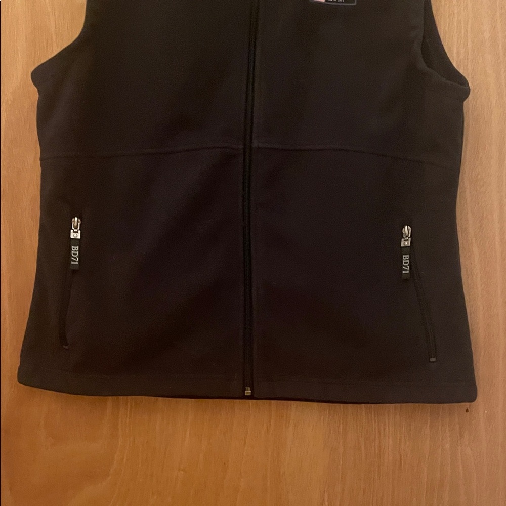The Black Dog Fleece Vest - Picture 4 of 7